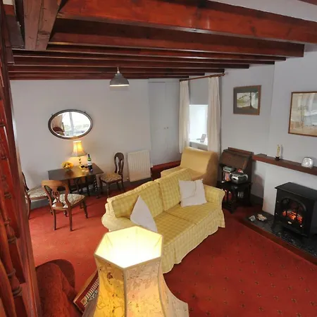Apartment Barn End *