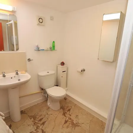 Barn End Apartament *