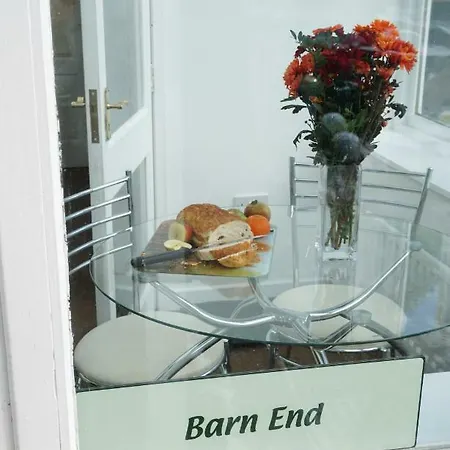 Apartment Barn End *